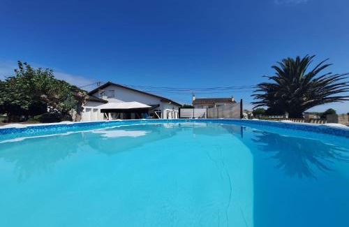 Barreiros Casa | Villa Las Catedrales - Frente a la playa - Amplio jardín - Piscina