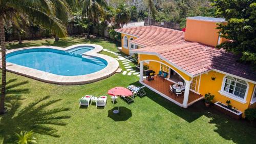 Alfredo V. Bonfil Casa | Villa las Flores country house