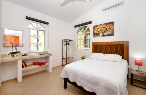 Alfredo V. Bonfil Casa | Villa las Flores country house