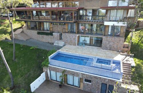 Jarabacoa Villa | Villa las Neblinas 6 habitaciones con hermosas vista y piscina climatizada