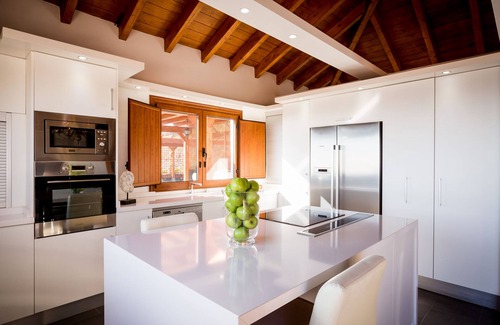Armenime Villa | Villa Las Rosas, Los Menores, Adeje