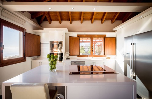 Armenime Villa | Villa Las Rosas, Los Menores, Adeje