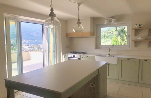 Paratico Villa | Piscina "LE FONTANELLE", aire acondicionado, vista al lago, viñedo, wi-fi gratis, barbacoa