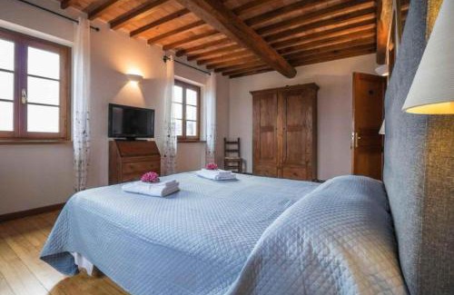 Corsanico Villa | Villa Le Querce by Nicola Real Estate