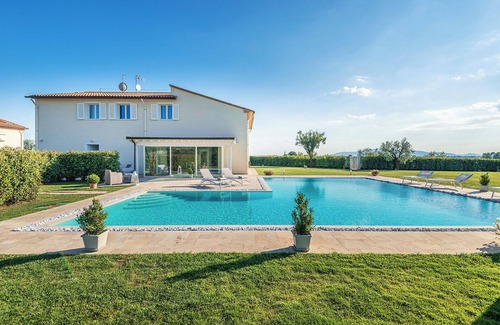 Monsummano Terme Villa | "Villa Le Terme" con piscina, bañera de hidromasaje, jardín, barbacoa, aire acondicionado y Wi-Fi