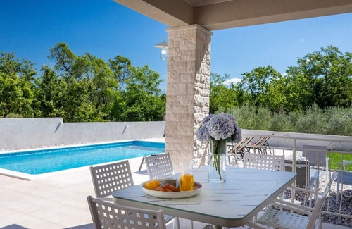 Fiorini Villa | Villa Leon for 8 people with private pool & pet friendly near Novigrad