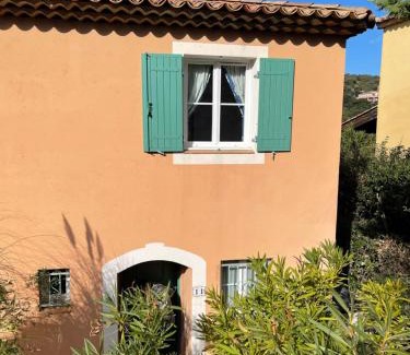 La Nartelle Casa | Villa "Les Greens" - Ste Maxime - 6 pers - Wifi - Proche Plages et Centre-Ville