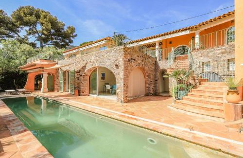 Le Lavandou Villa | VILLA LES PINS
