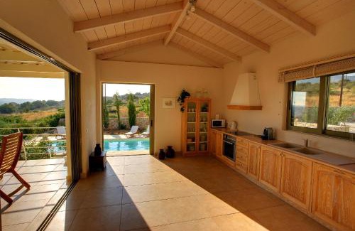 Karavados Villa | Villa Linatela Ideales Resort