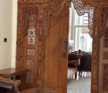Malang Villa | Villa Lisha Orolas