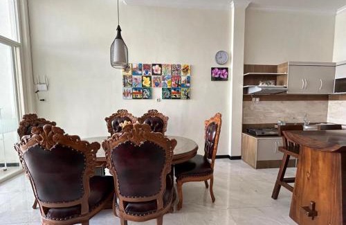 Malang Villa | Villa Lisha Orolas