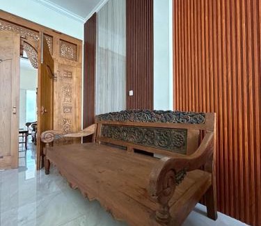 Malang Villa | Villa Lisha Orolas