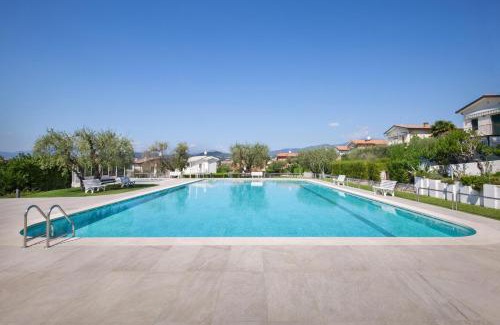 Cisano Villa | Villa Lisi With Pool