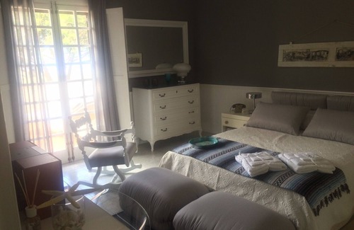 Capaci Villa | VILLA LOLJ PARQUE Y PISCINA