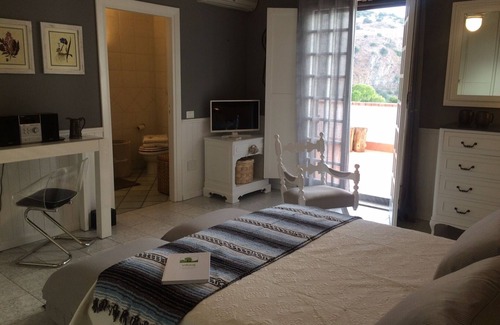 Capaci Villa | VILLA LOLJ PARQUE Y PISCINA