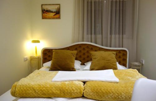 Stari Grad Hotel | Villa Loop Beograd