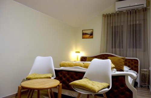 Stari Grad Hotel | Villa Loop Beograd