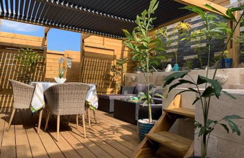 Etang Sale Les Bains Casa | VILLA LORET