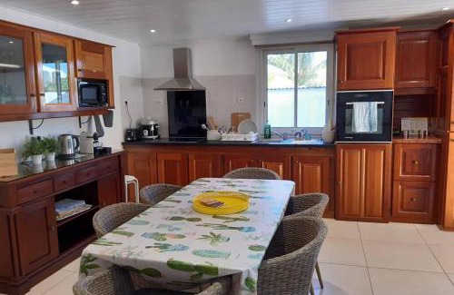 Etang Sale Les Bains Casa | VILLA LORET