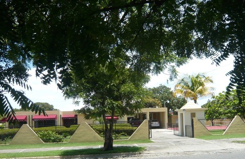 Bocacanasta Villa | Villa Los Almendros - 2 piscinas privadas, cancha de tenis privada y parque infantil