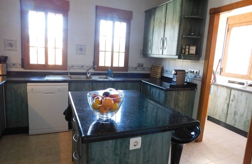 Locaiba Villa | Villa espaciosa de lujo, aire acondicionado, enorme piscina, 3 dormitorios / 2 baños, vistas, todo un nivel