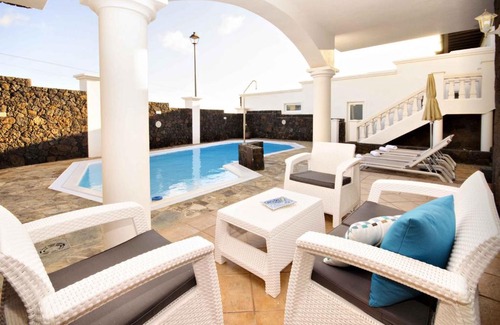 Nazaret Villa | Villa Los Loros