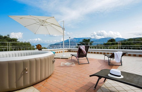 Priora Villa | Villa Louise