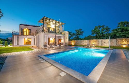 Jursici Villa | Villa Lounge Kapelana with Private Pool, Basketball, Volleyball & Football