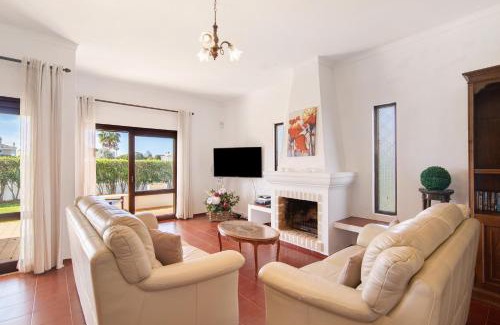 Castelo Villa | Villa Luísa Galé
