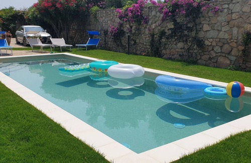 San Teodoro Villa | Villa Lu Impostu: piscina, 5 baños, terraza, jardín, solárium, vista mar