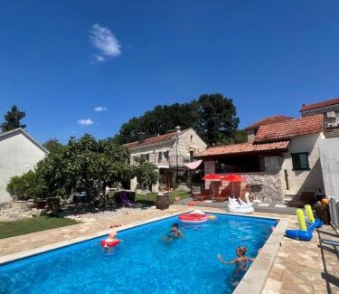 Trn Casa | Villa Luca Klobuk