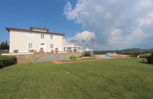 Certaldo Villa | Villa Luce in Tuscany by Fantasia Villas