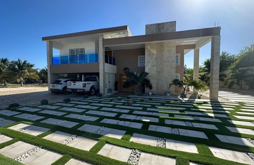 Boca Chica Villa | Villa lujosa en Boca Chica, proximo a playa Guayacanes, Juan Dolio.