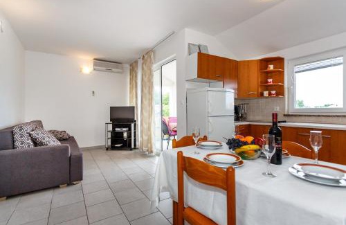 Porat Apartamento | Villa Luka 5 min walk to the beach, 5 min to the village