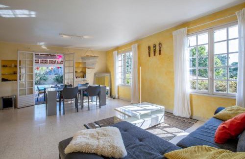Saint-Georges-d'Orques Villa | Villa Lumineuse avec Piscine Chambres OU Villa