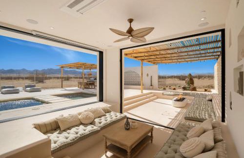 Joshua Tree Casa | Villa Luna Ibiza villa w pool rooftop deck