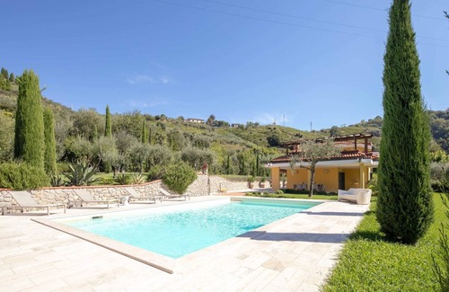 Carrara Villa | Villa Lunense en Carrara - Toscana