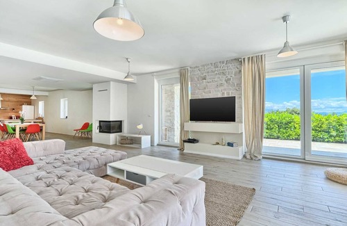 Pitve Villa | Villa Luxoria - para 10 huéspedes con 4 dormitorios, piscina privada y spa