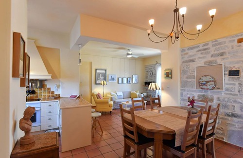 Kampos Villa | Villa 'Lygeia' con vistas al mar, 3 dormitorios, capacidad para 8, piscina, barbacoa