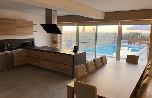 Zejtun Villa | Villa Lyons - Modern villa with private pool and spectacular country views