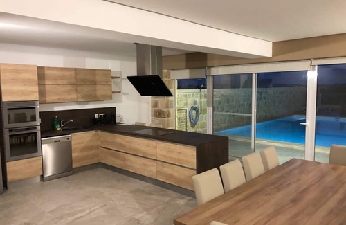 Zejtun Villa | Villa Lyons - Modern villa with private pool and spectacular country views
