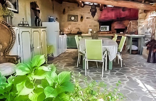 La Bastide-des-Jourdans Villa | Villa 'Maison Dans Le Luberon' con piscina privada, terraza privada y Wi-Fi