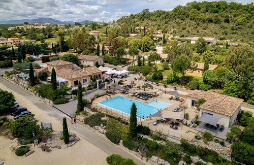 Saint-Maurice-dʼArdeche Villa | Villa-Panorámico-Baño con bañera-Vista a la Piscina