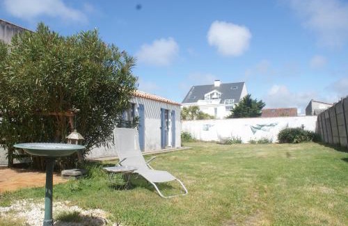 Saint-Gilles-Croix-de-Vie Casa | Villa maraichine rénovée, grand jardin et wifi, entre Plage et Marché