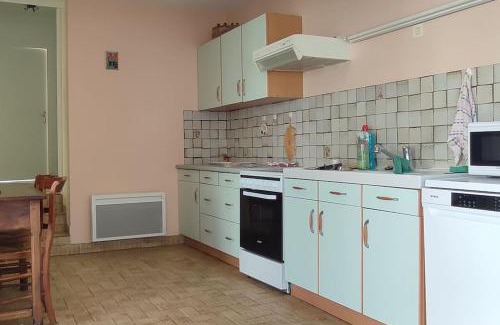 Saint-Gilles-Croix-de-Vie Casa | Villa maraichine rénovée, grand jardin et wifi, entre Plage et Marché
