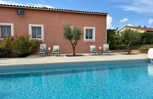 Berrias-et-Casteljau Villa | Villa MaBri, moderna villa de vacaciones con piscina y todas las comodidades.