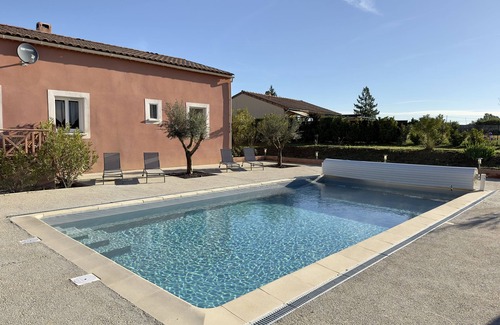 Berrias-et-Casteljau Villa | Villa MaBri, moderna villa de vacaciones con piscina y todas las comodidades.