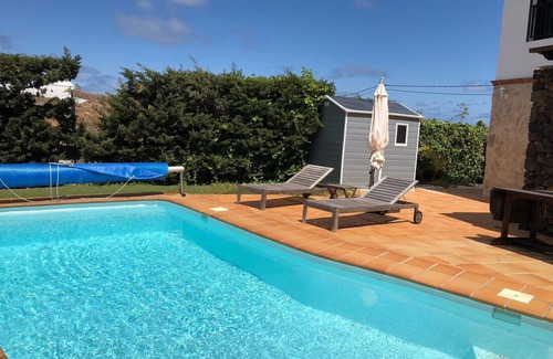 Tinajo Casa | Villa Macaronima con fantasticas vistas para parejas y familias