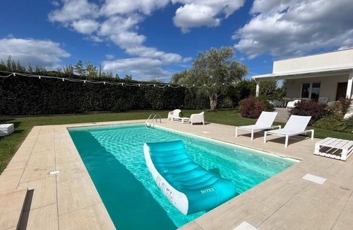 Mola di Bari Villa | Villa Maderna is the ideal location to experience the sea and the countryside in relaxation