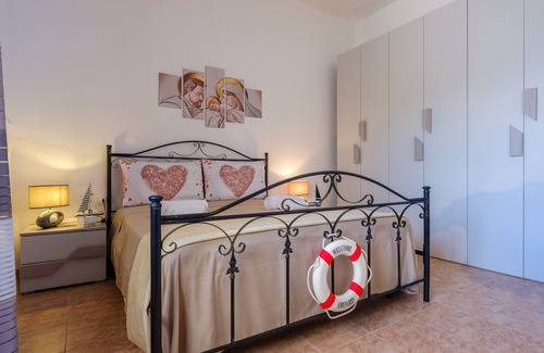 Torre Lapillo Villa | Villa 'Maestrale Torre Lapillo' with Private Terrace, Wi-Fi and Air Conditioning